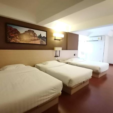Chiang Roi 7 Days Inn Chiang Mai Buitenkant foto