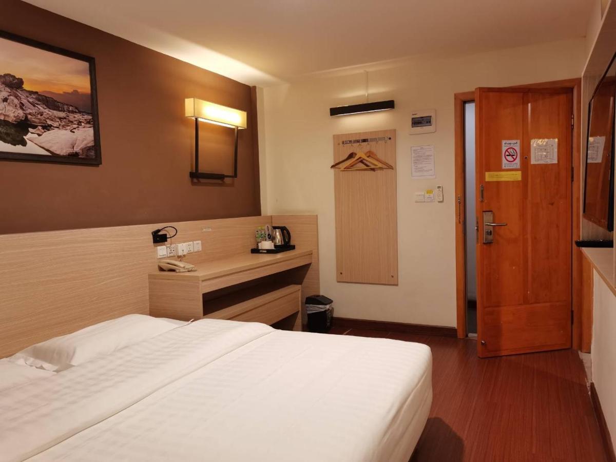 Chiang Roi 7 Days Inn Chiang Mai Buitenkant foto