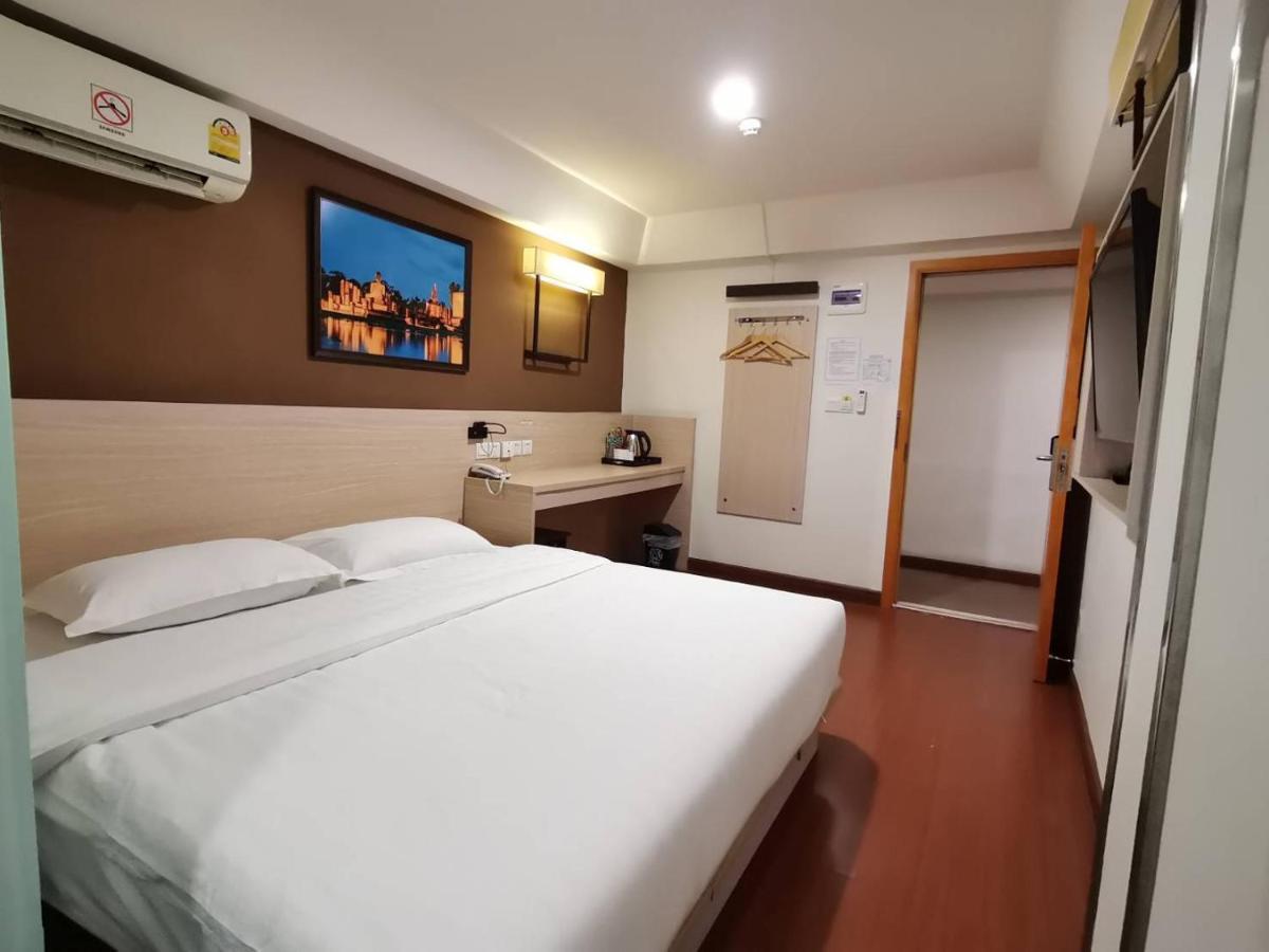 Chiang Roi 7 Days Inn Chiang Mai Buitenkant foto
