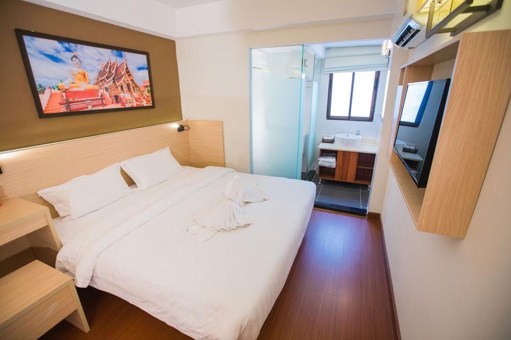 Chiang Roi 7 Days Inn Chiang Mai Buitenkant foto